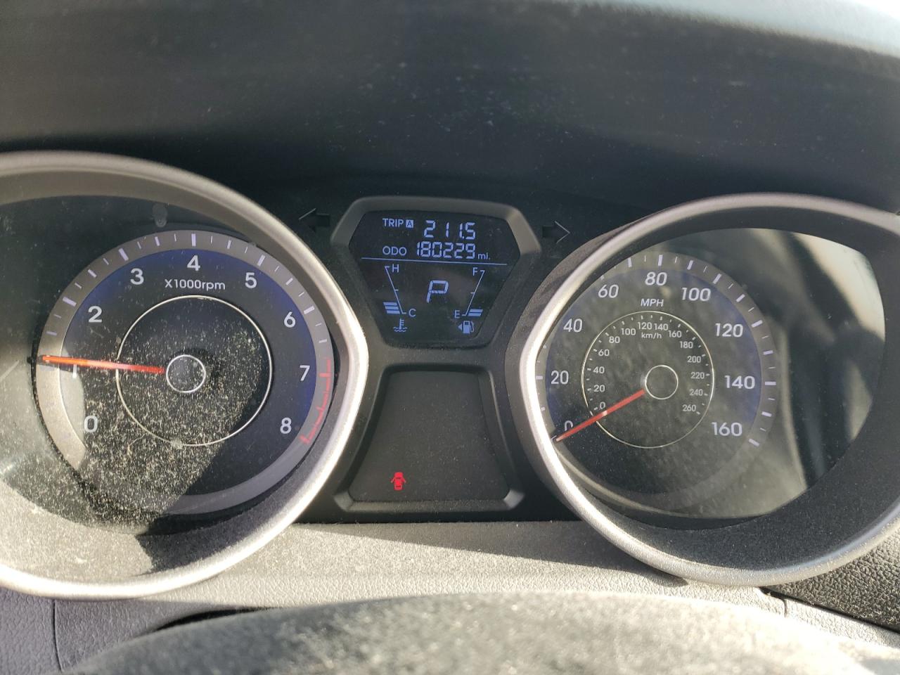 2012 Hyundai Elantra - Image 9