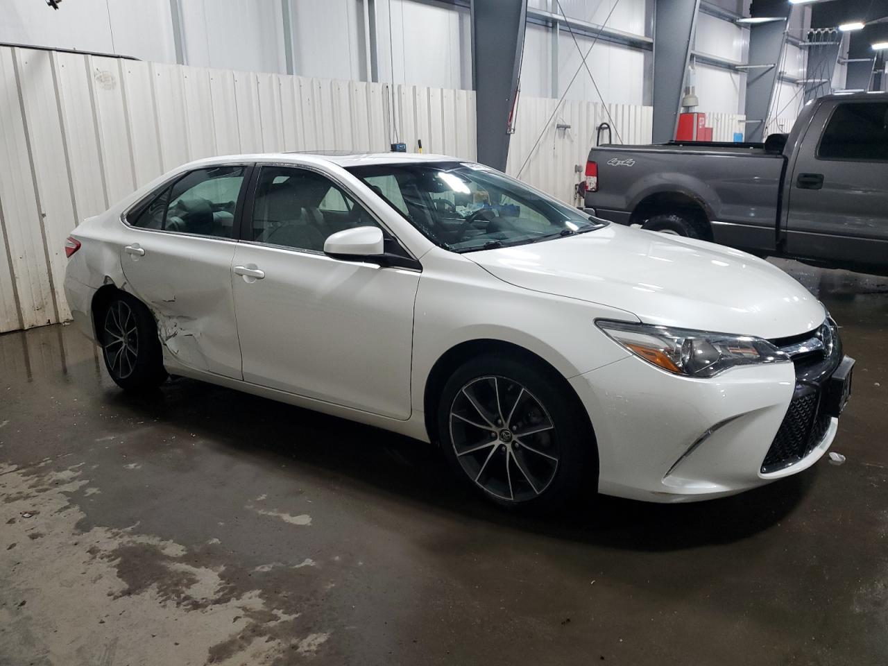 2015 Toyota Camry - Image 4