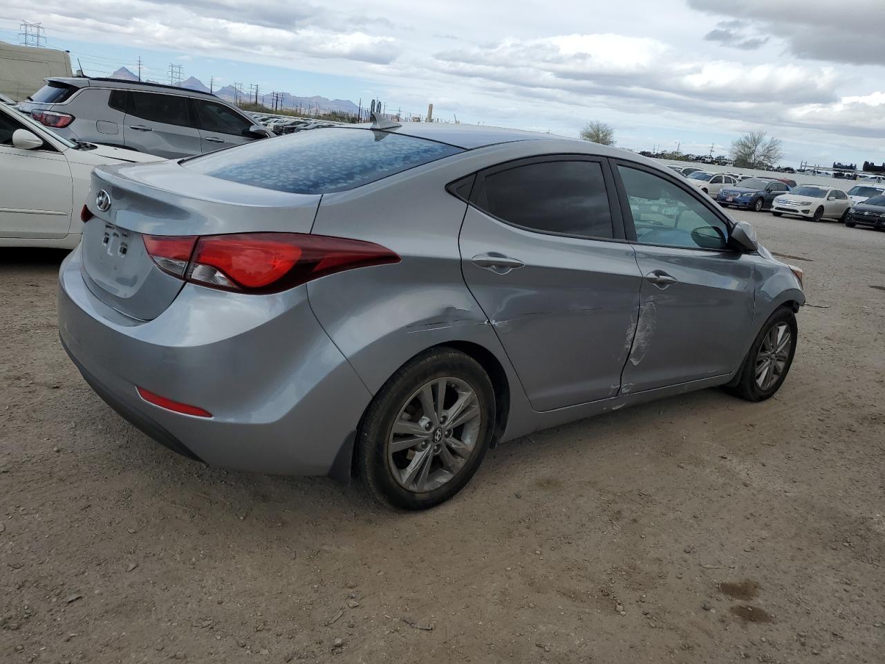 2015 Hyundai Elantra - Image 3