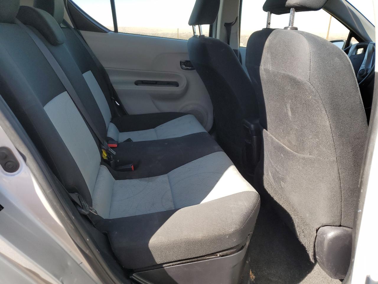 2014 Toyota Prius - Image 10