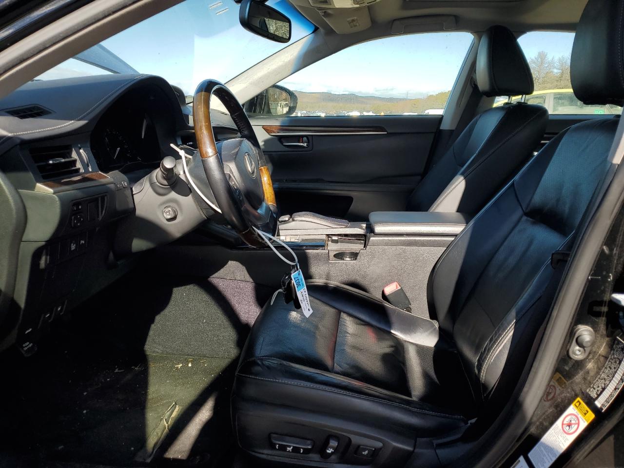 2015 Lexus ES - Image 7