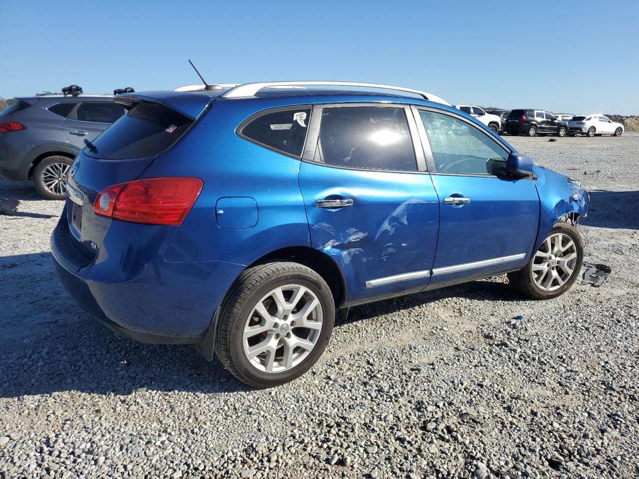 2011 Nissan Rogue - Image 3