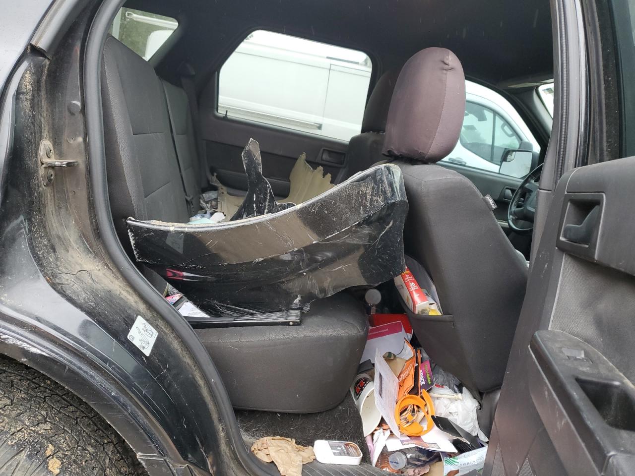 2011 Ford Escape - Image 11