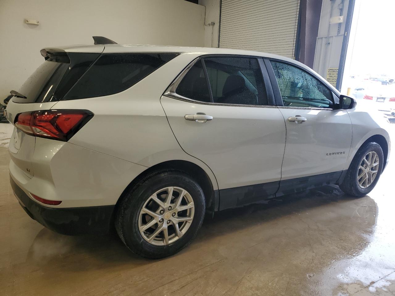 2022 Chevrolet Equinox - Image 3