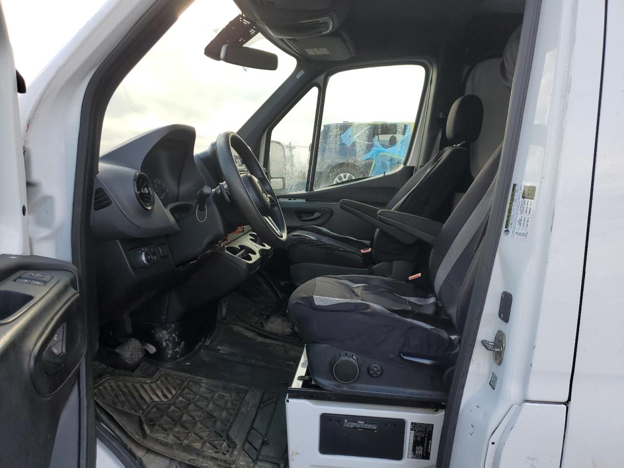 2019 Mercedes-Benz Sprinter - Image 7