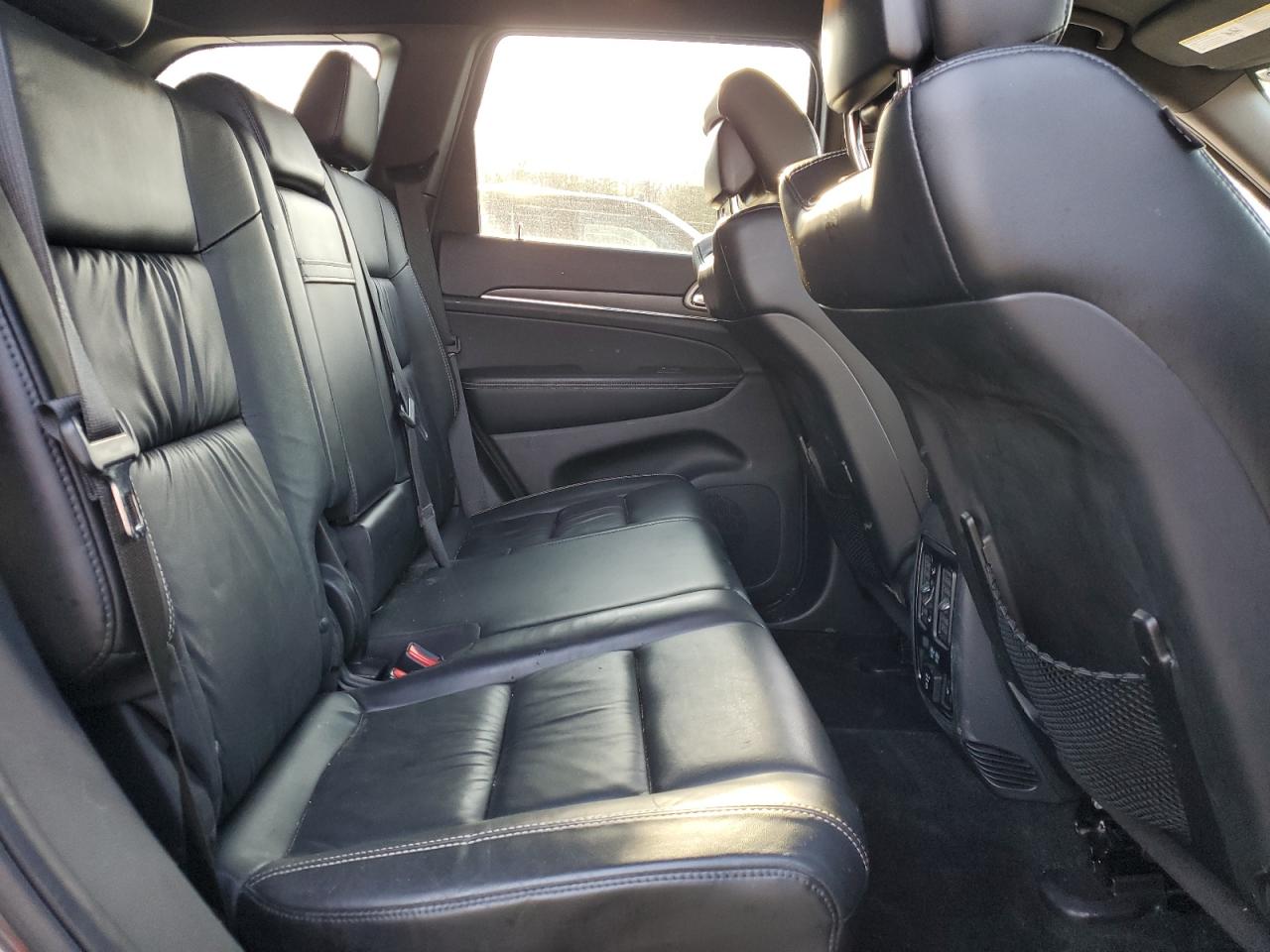 2015 Jeep Grand Cherokee - Image 11