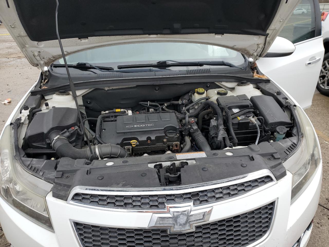 2014 Chevrolet Cruze - Image 11