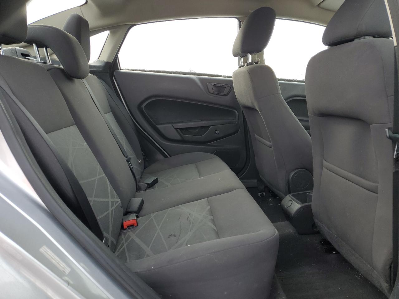 2015 Ford Fiesta - Image 10