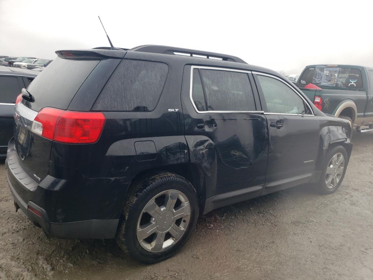 2010 GMC Terrain - Image 3