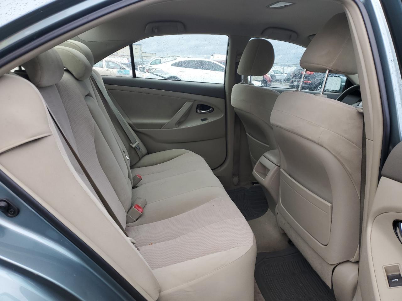 2010 Toyota Camry - Image 10