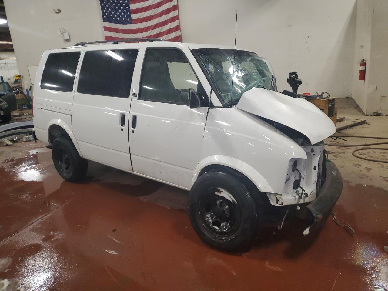 2002 Chevrolet Astro - Image 4
