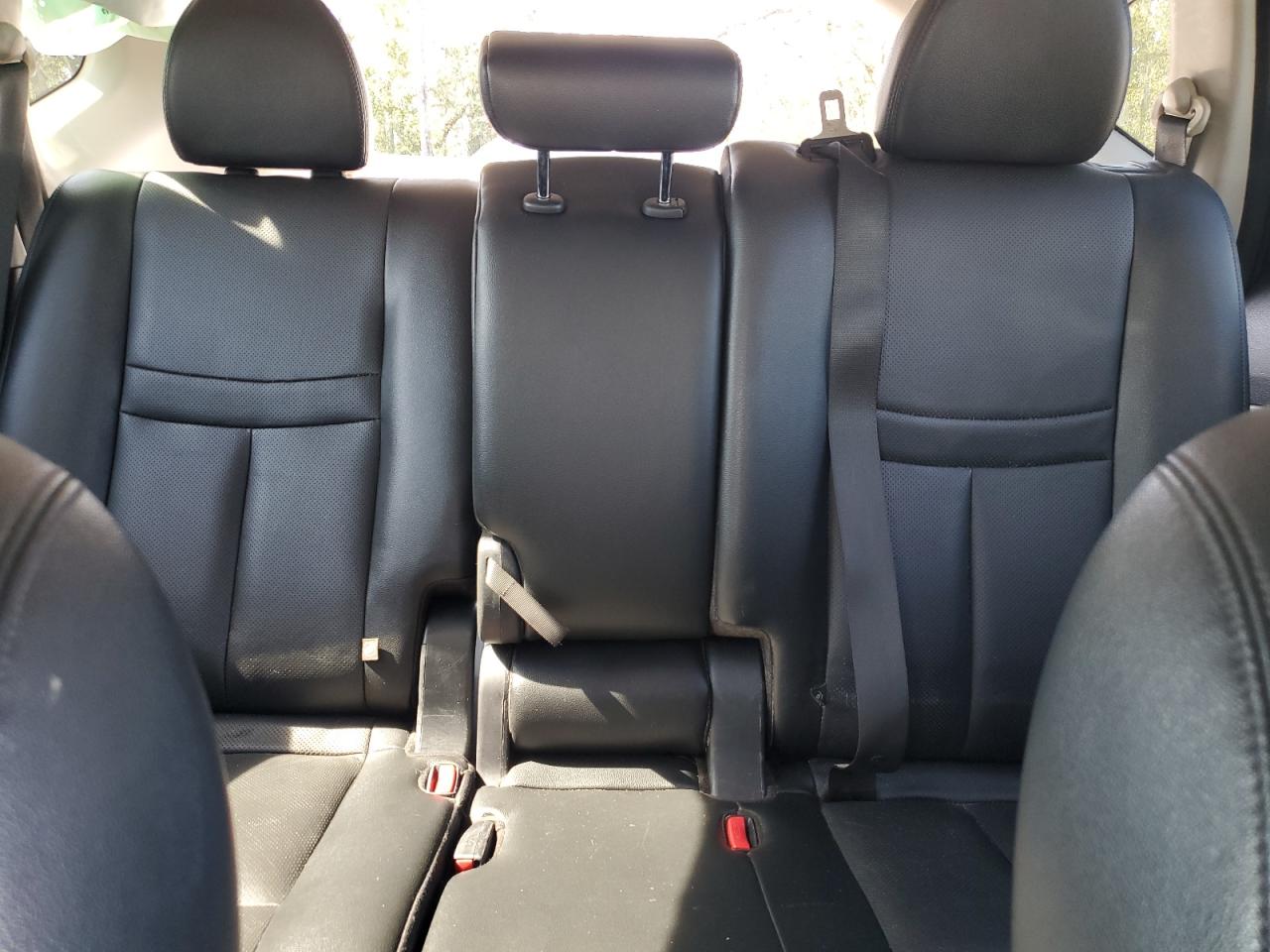 2015 Nissan Rogue - Image 10