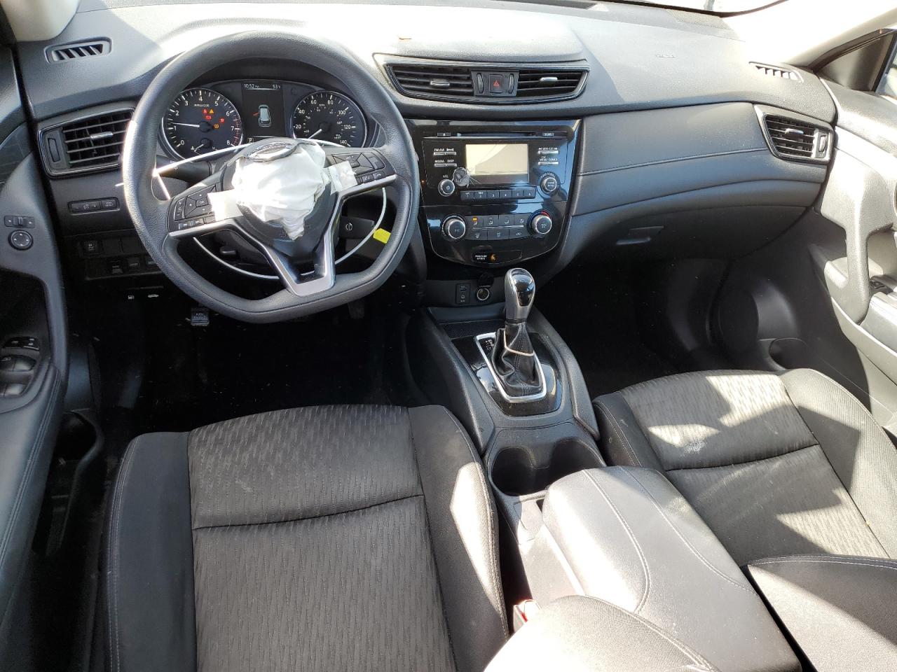2017 Nissan Rogue - Image 8