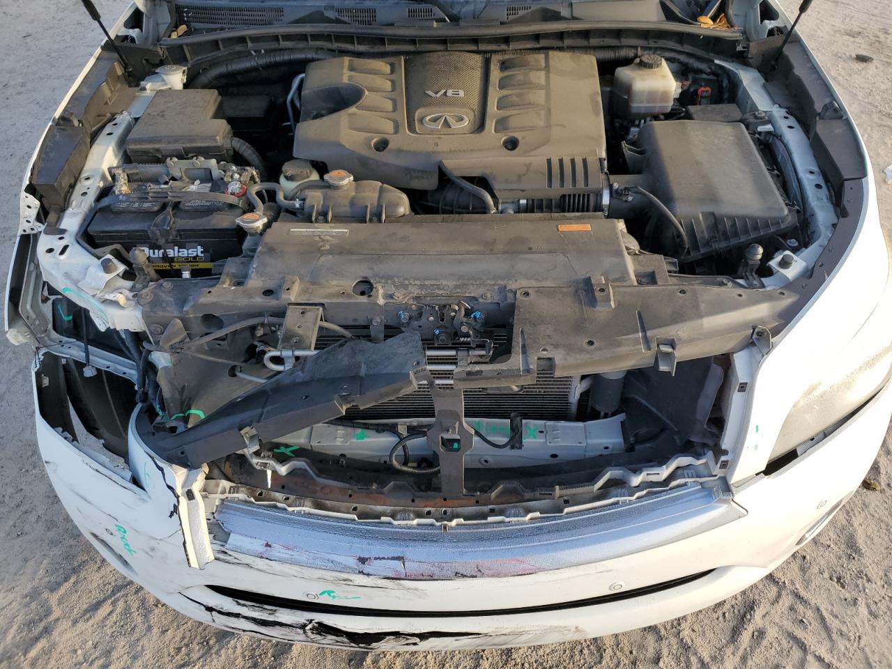 2014 Infiniti QX80 - Image 12