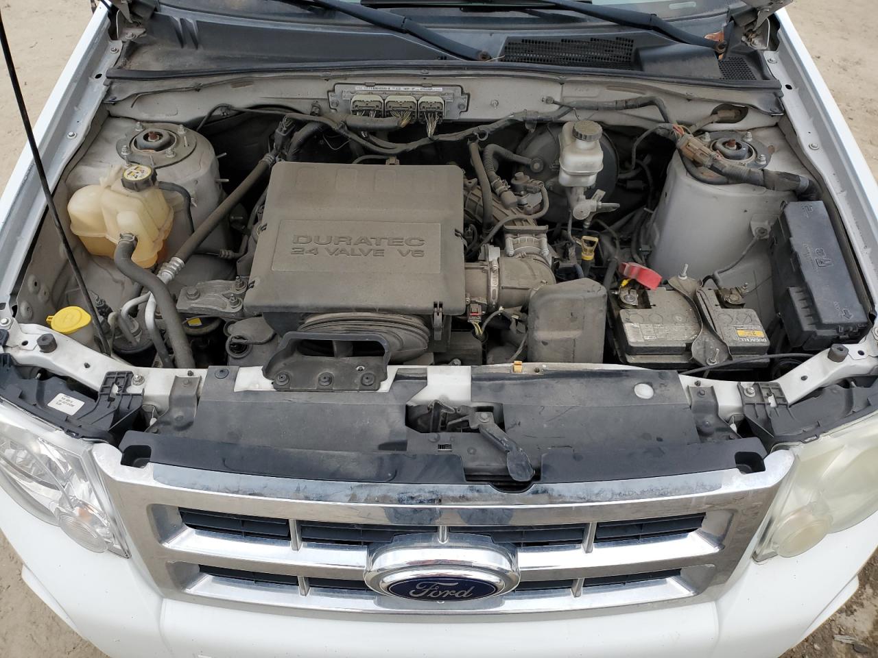 2010 Ford Escape - Image 12
