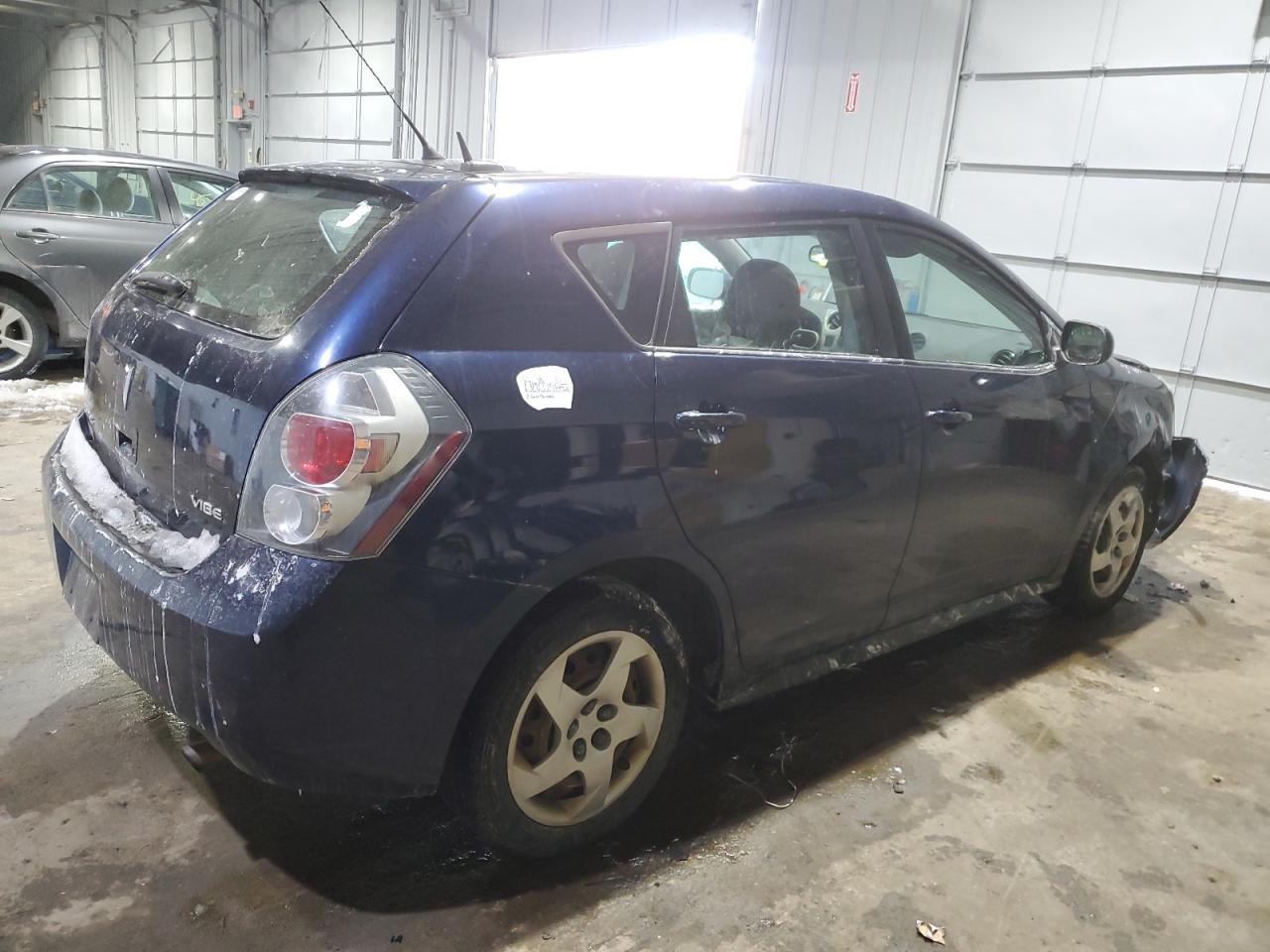 2009 Pontiac Vibe - Image 3