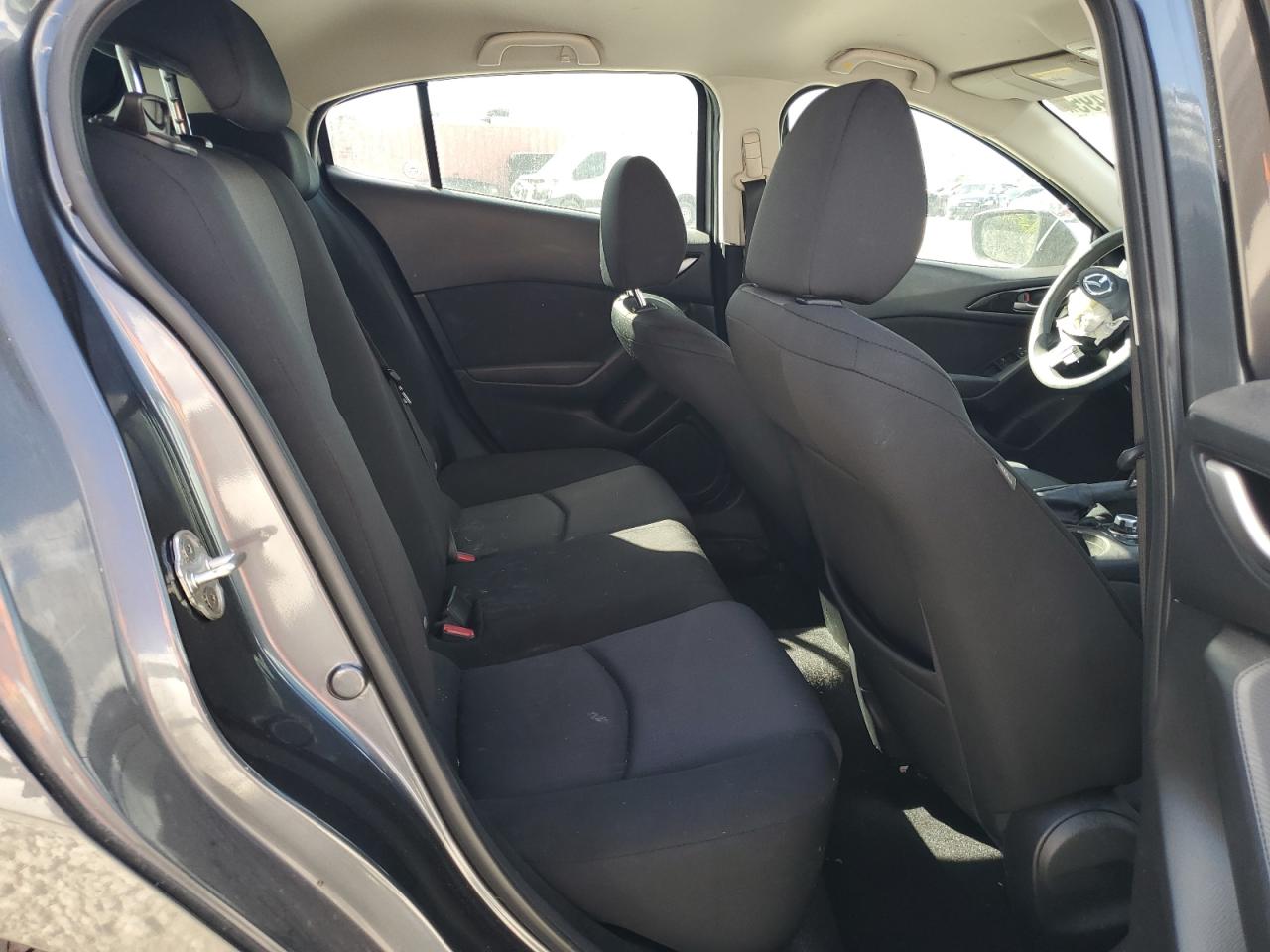 2016 Mazda 3 - Image 10