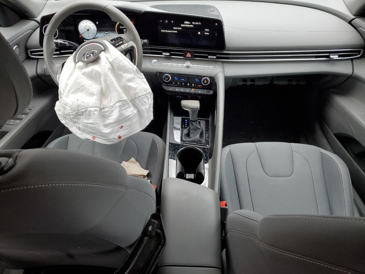 2023 Hyundai Elantra - Image 8