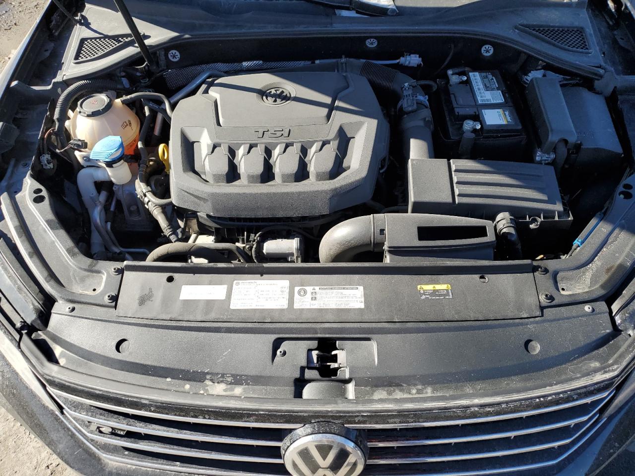 2018 Volkswagen Passat - Image 11