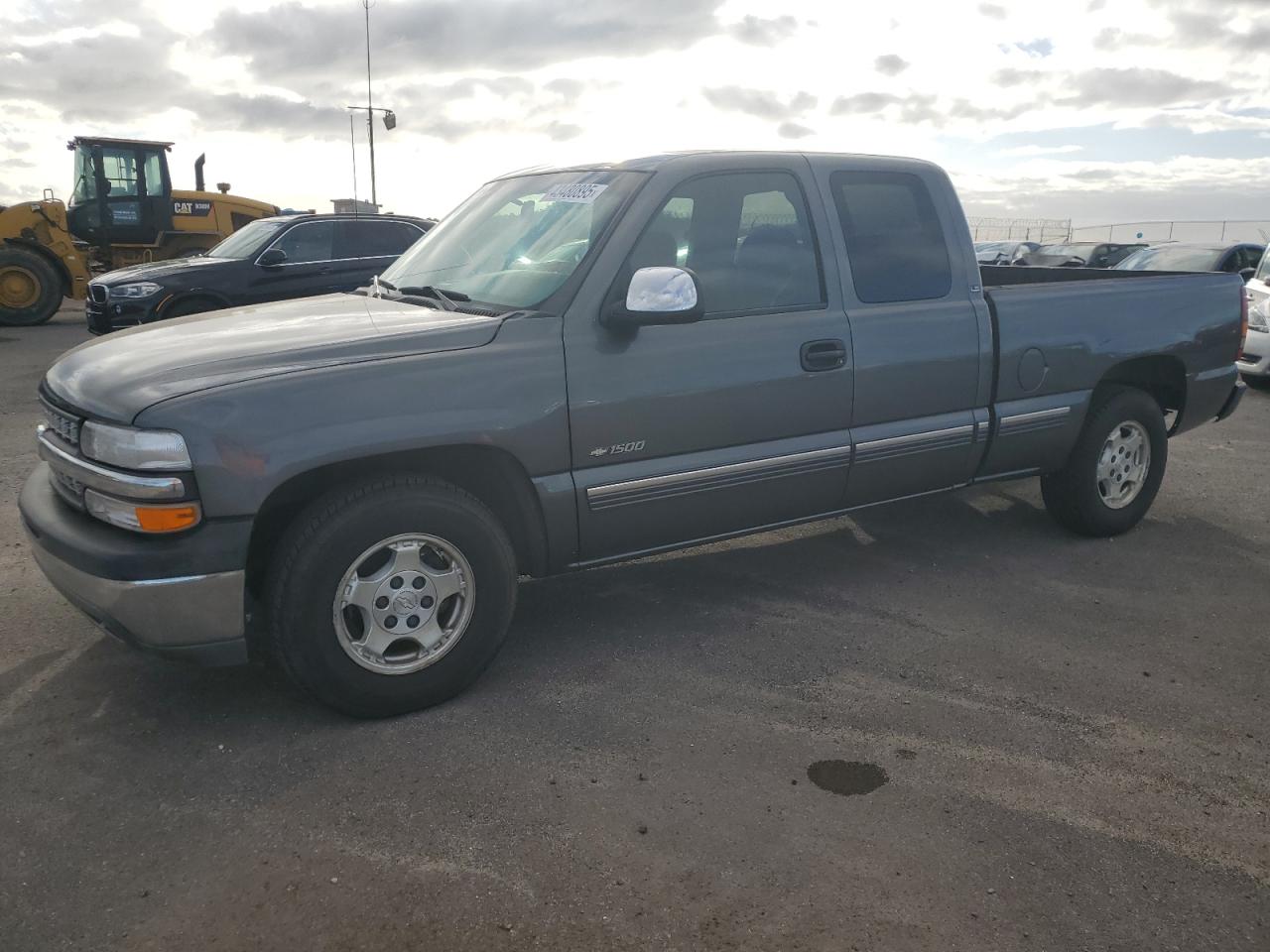 2001 Chevrolet Silverado - Image 1