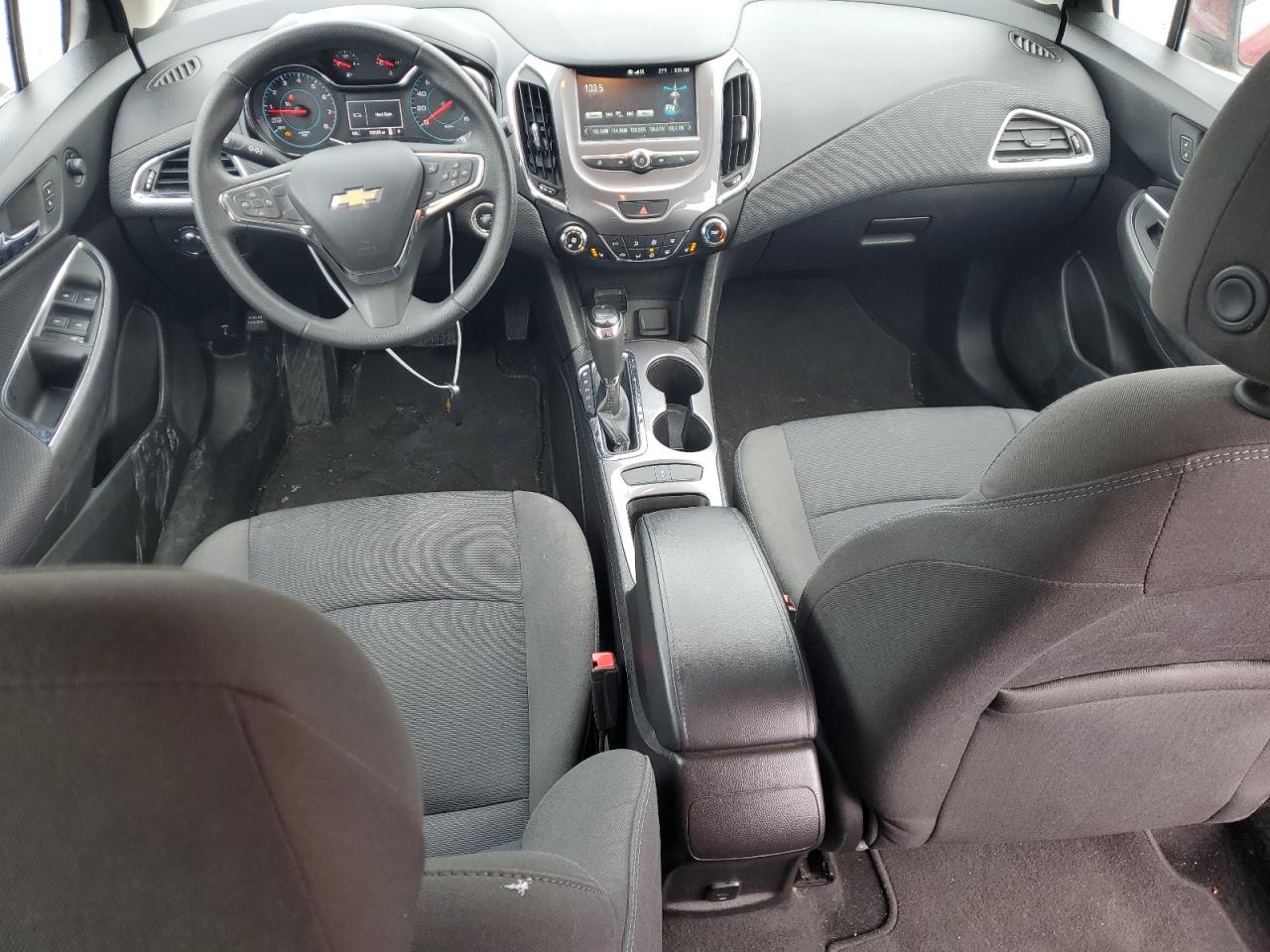 2018 Chevrolet Cruze - Image 8