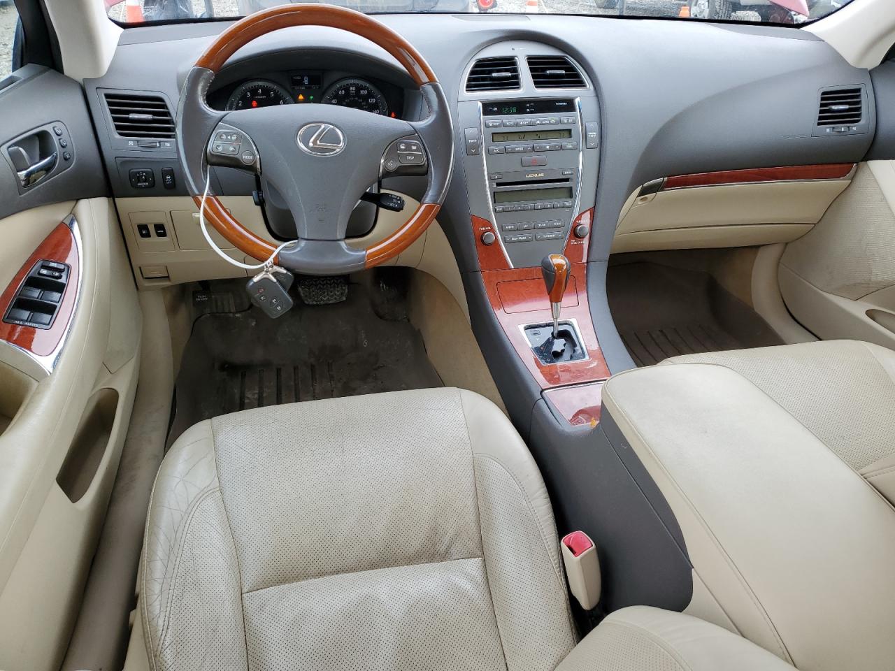 2010 Lexus ES - Image 8