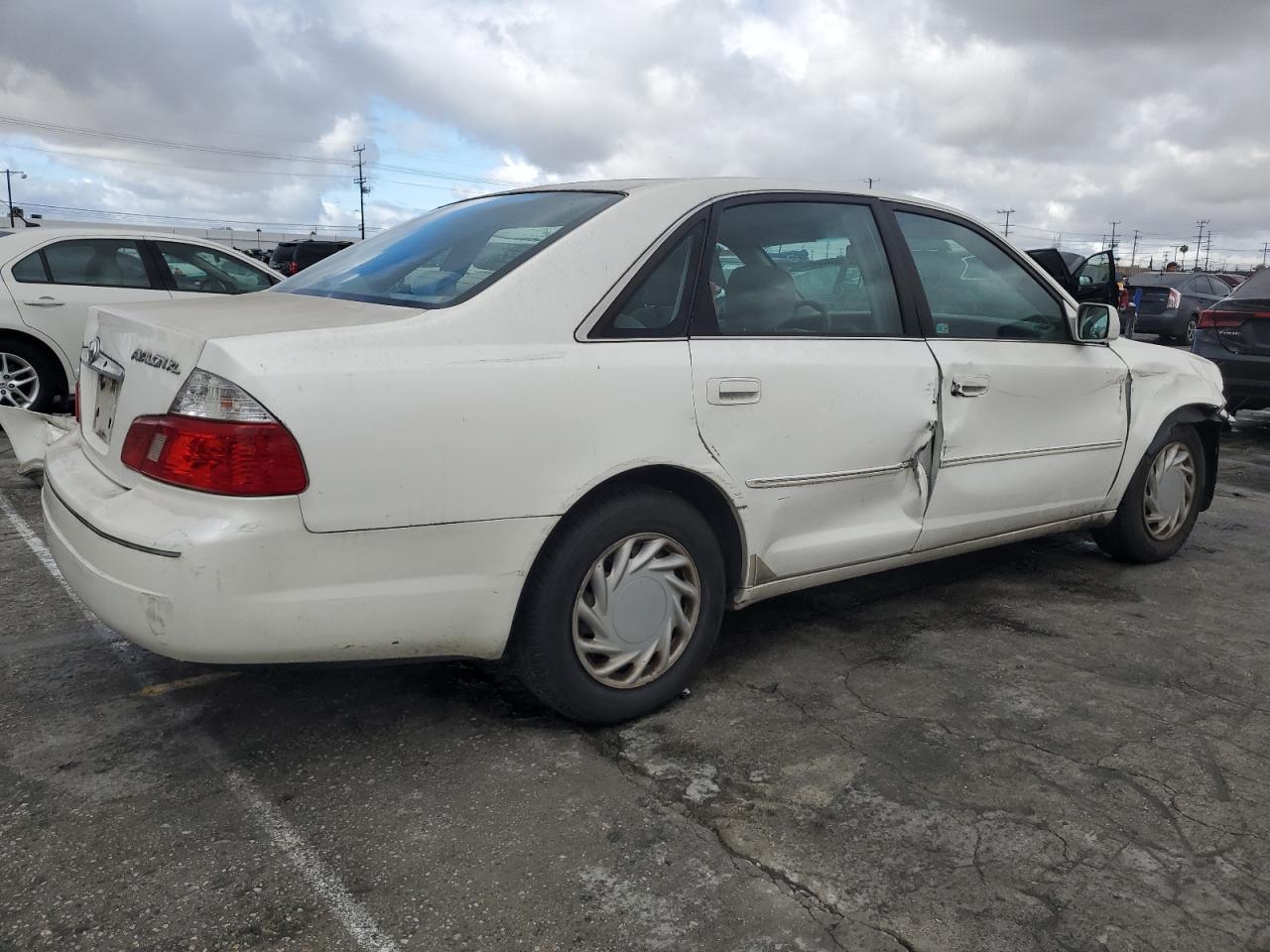 2003 Toyota Avalon - Image 3