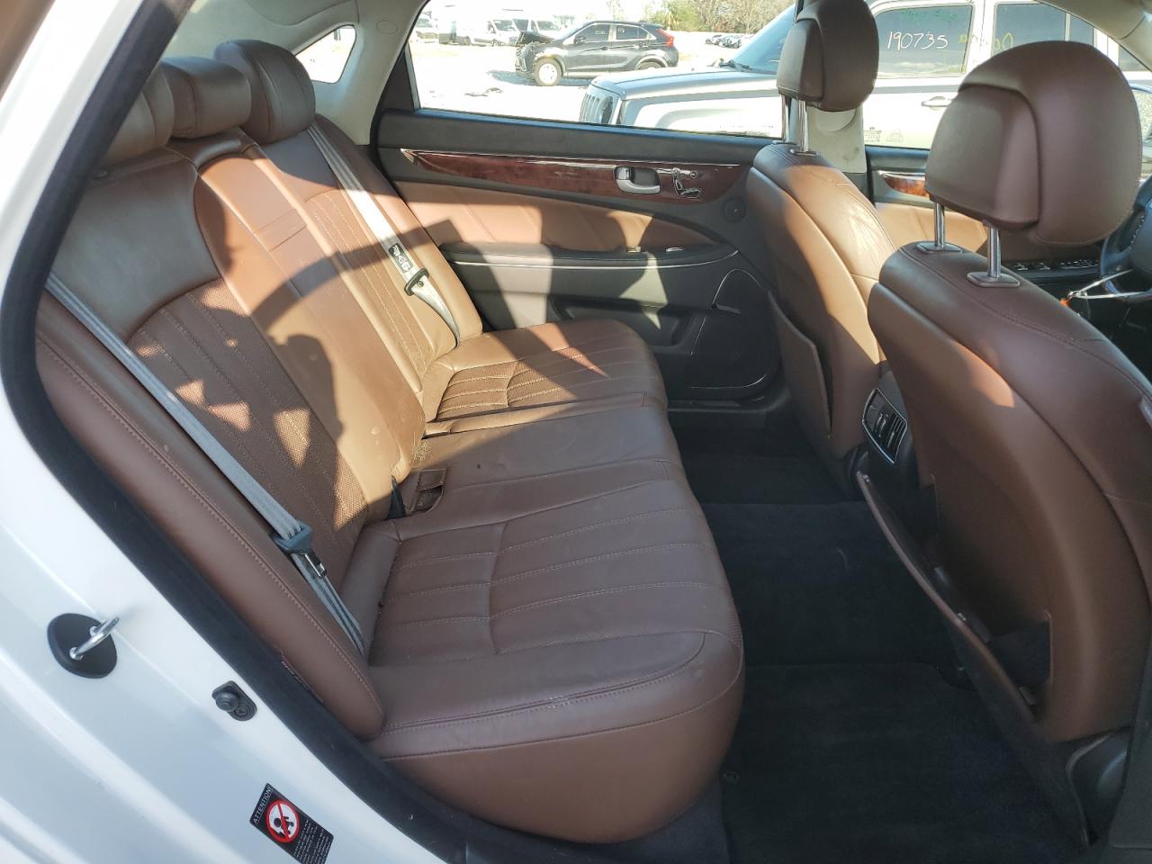 2013 Hyundai Equus - Image 10