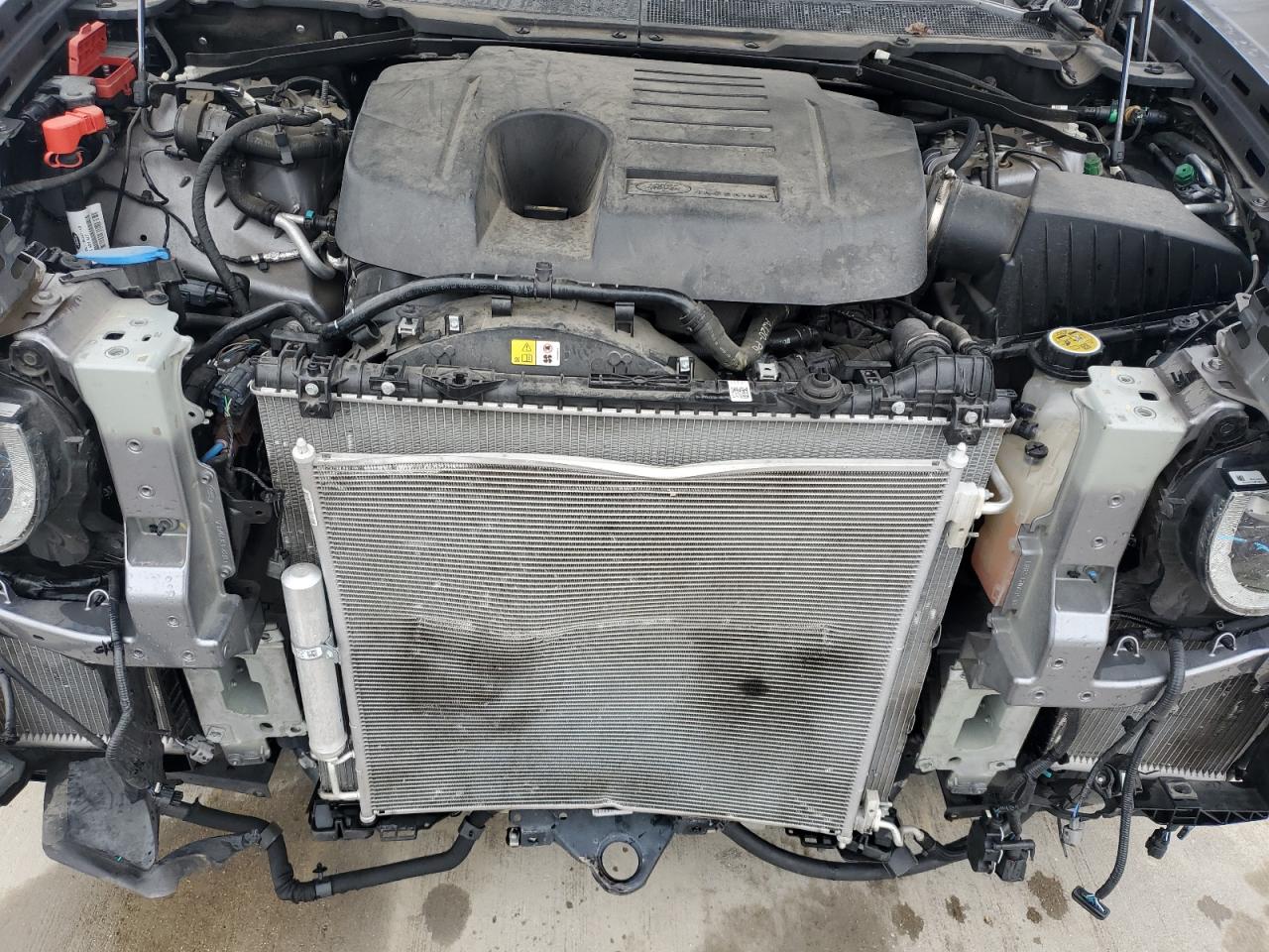 2021 Land Rover Defender - Image 12