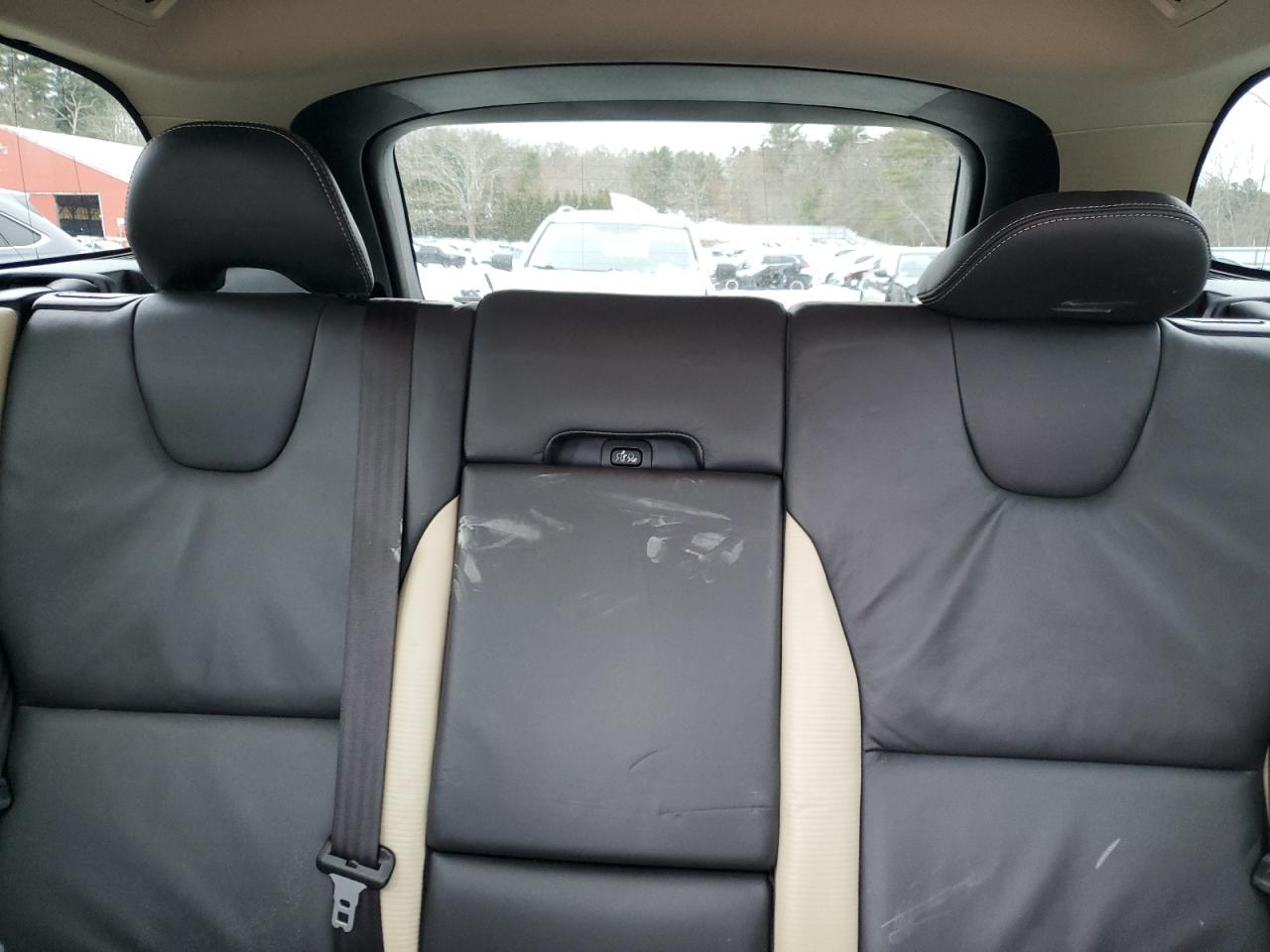 2010 Volvo XC60 - Image 10