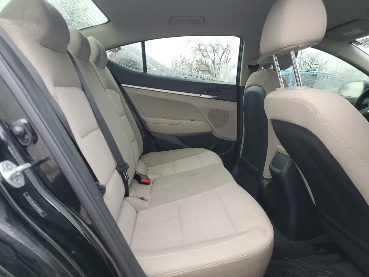 2019 Hyundai Elantra - Image 10