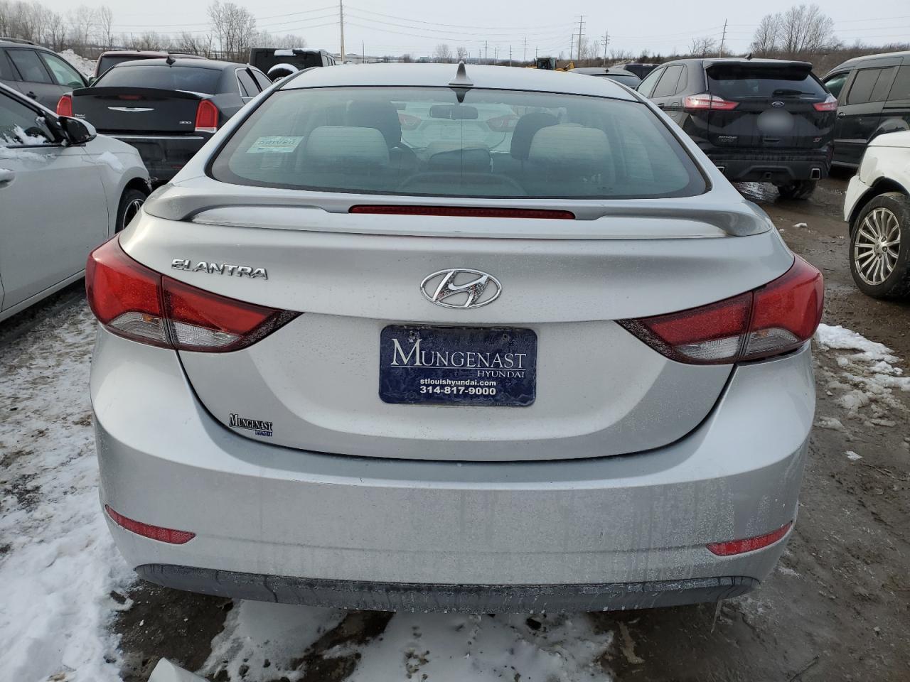 2014 Hyundai Elantra - Image 6