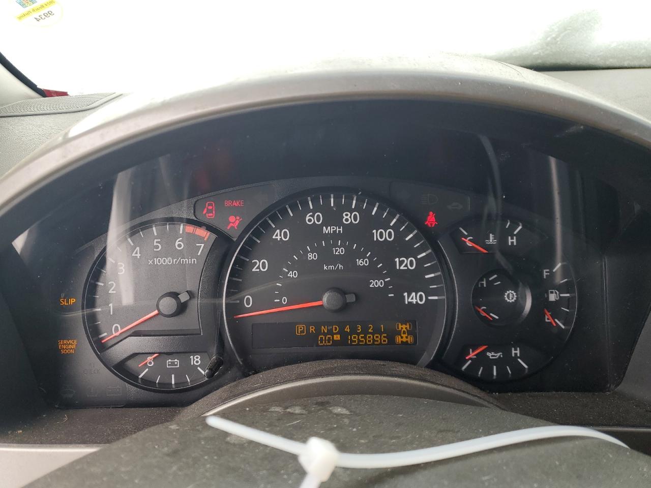 2005 Nissan Titan - Image 9