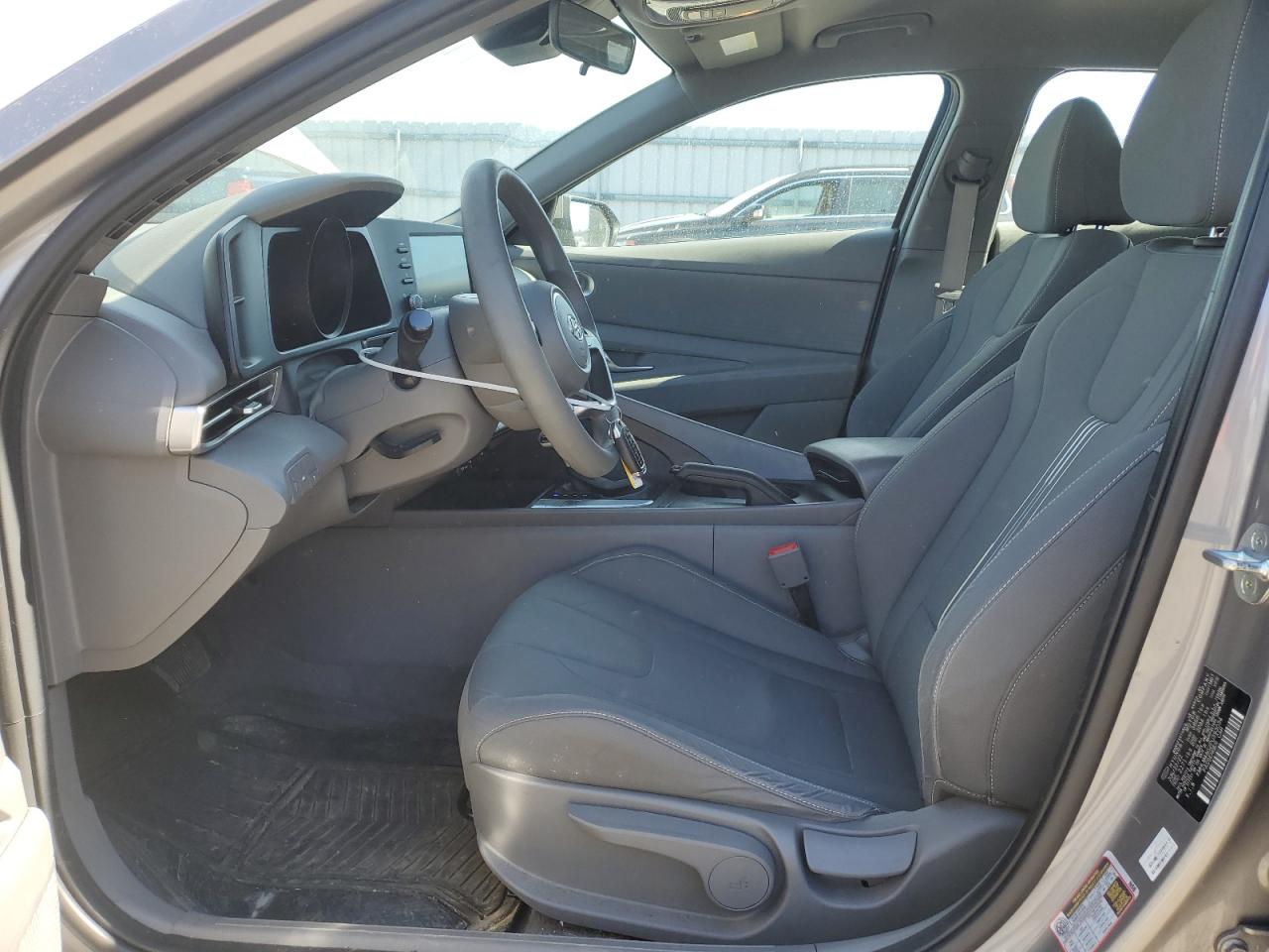 2023 Hyundai Elantra - Image 7