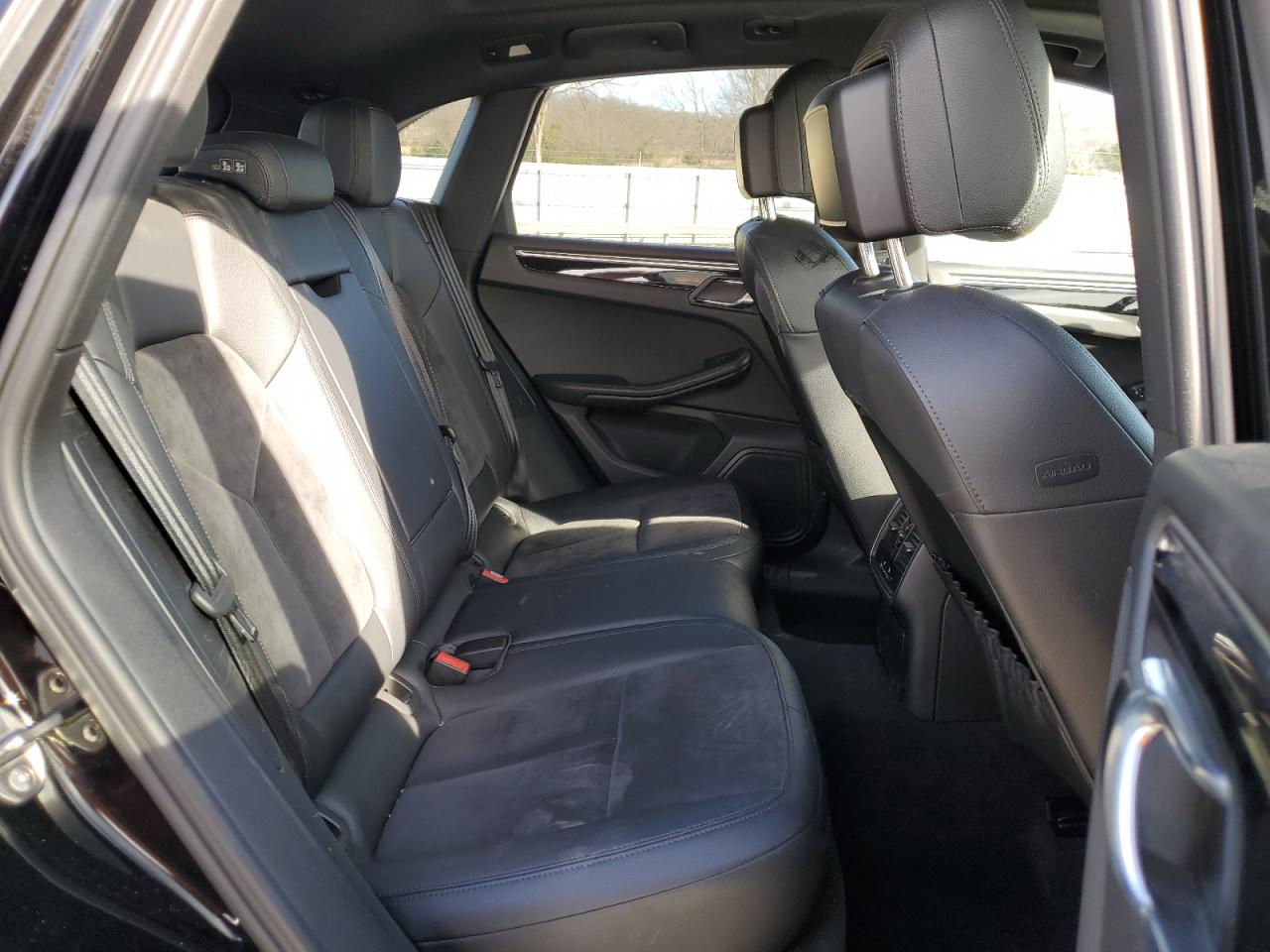 2016 Porsche Macan - Image 11
