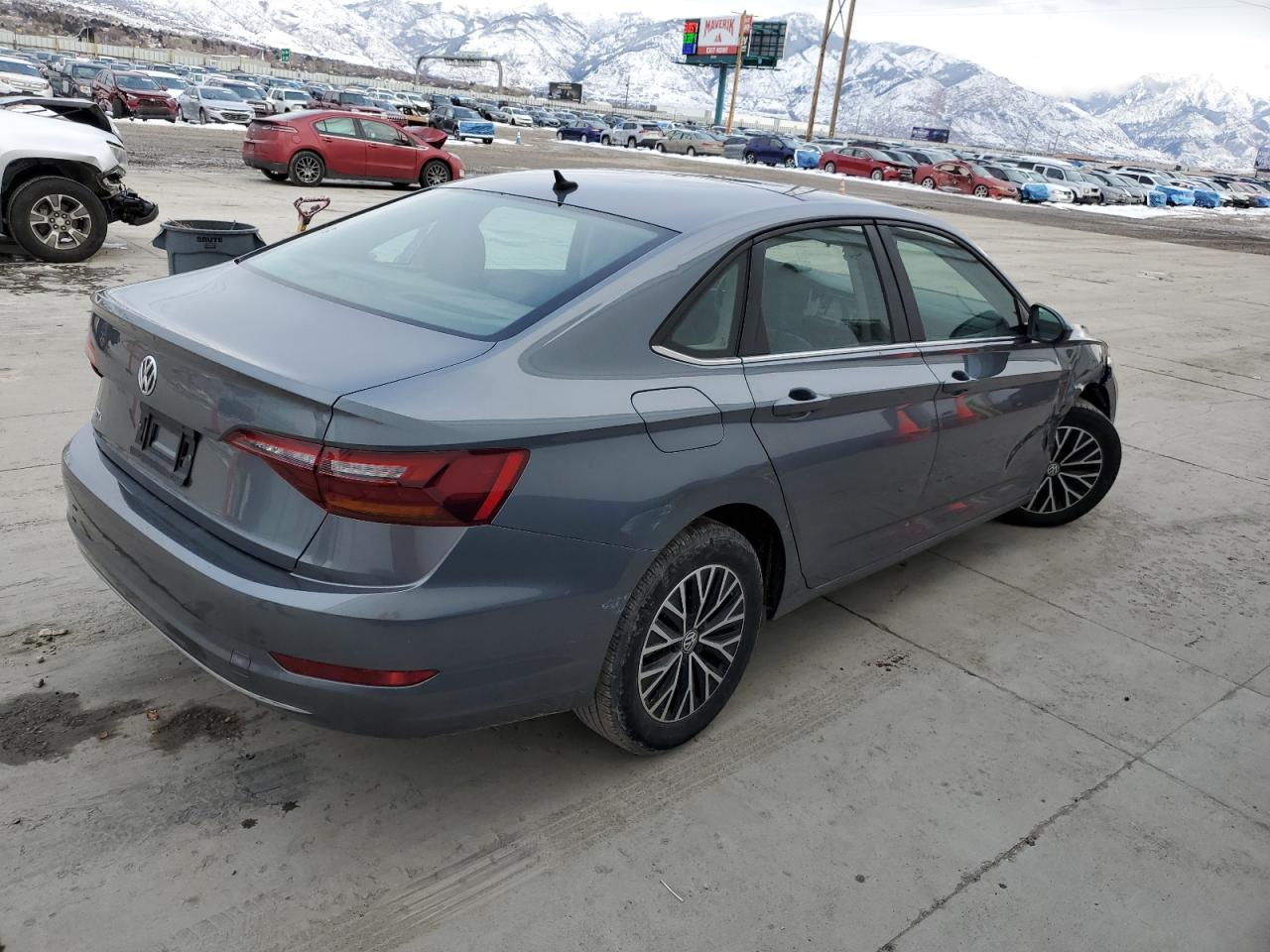 2019 Volkswagen Jetta - Image 3