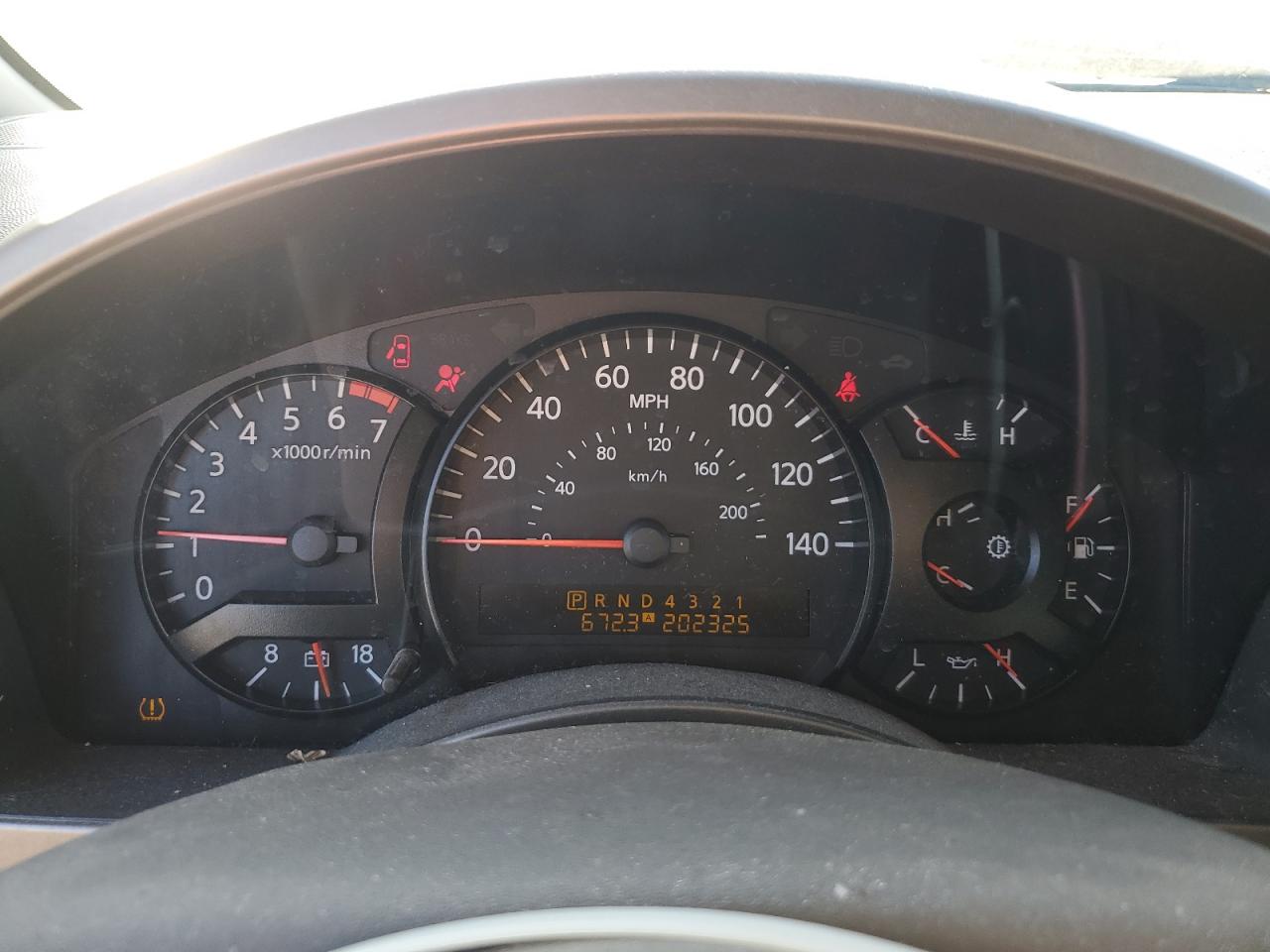 2005 Nissan Armada - Image 9