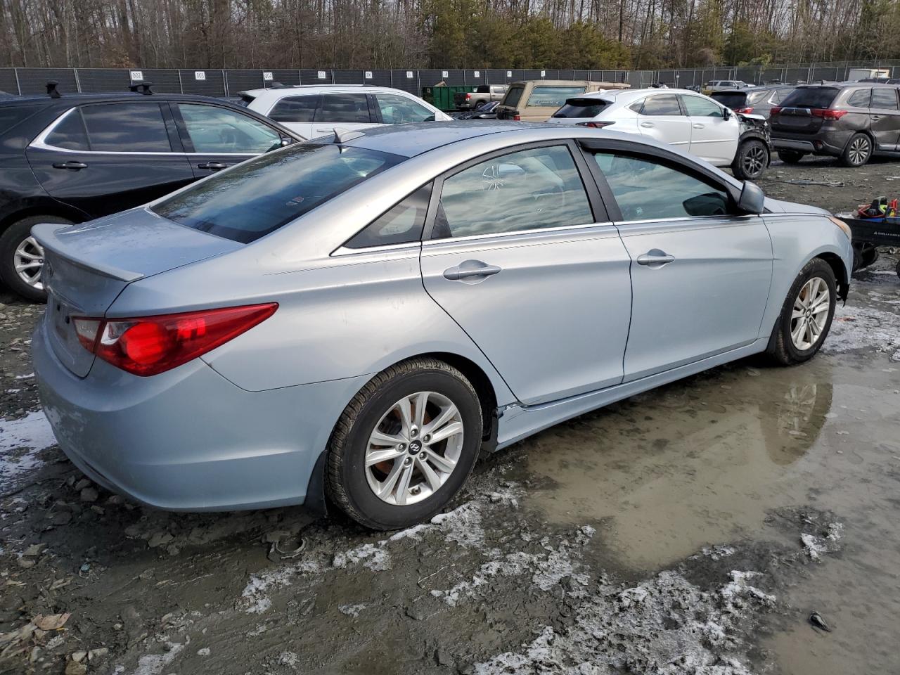 2013 Hyundai Sonata - Image 3