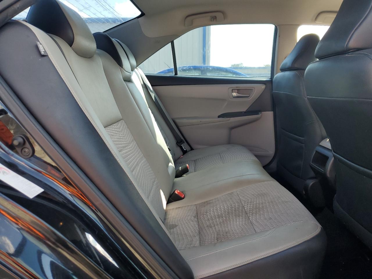 2015 Toyota Camry - Image 10