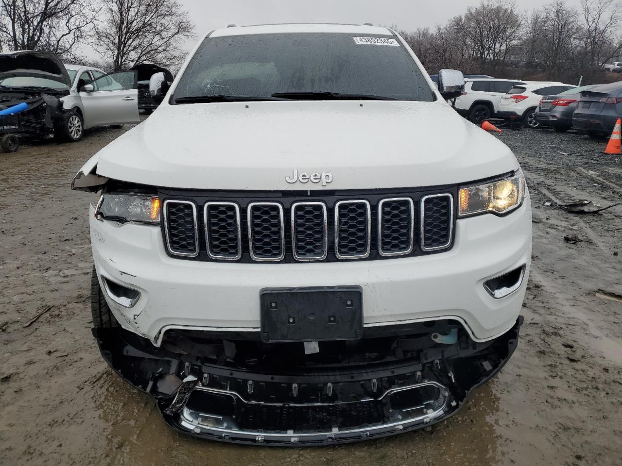 2017 Jeep Grand Cherokee - Image 5