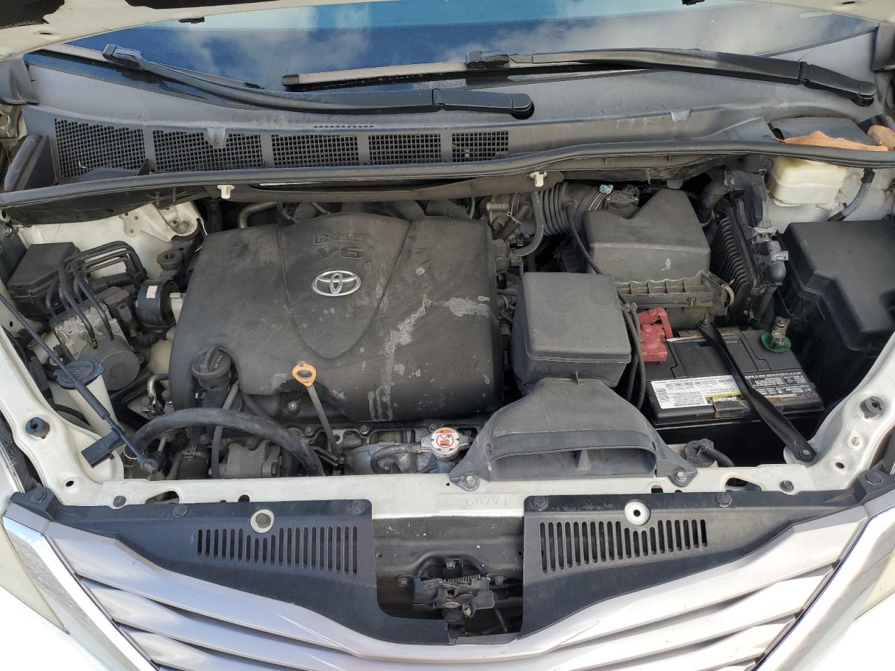 2017 Toyota Sienna - Image 12