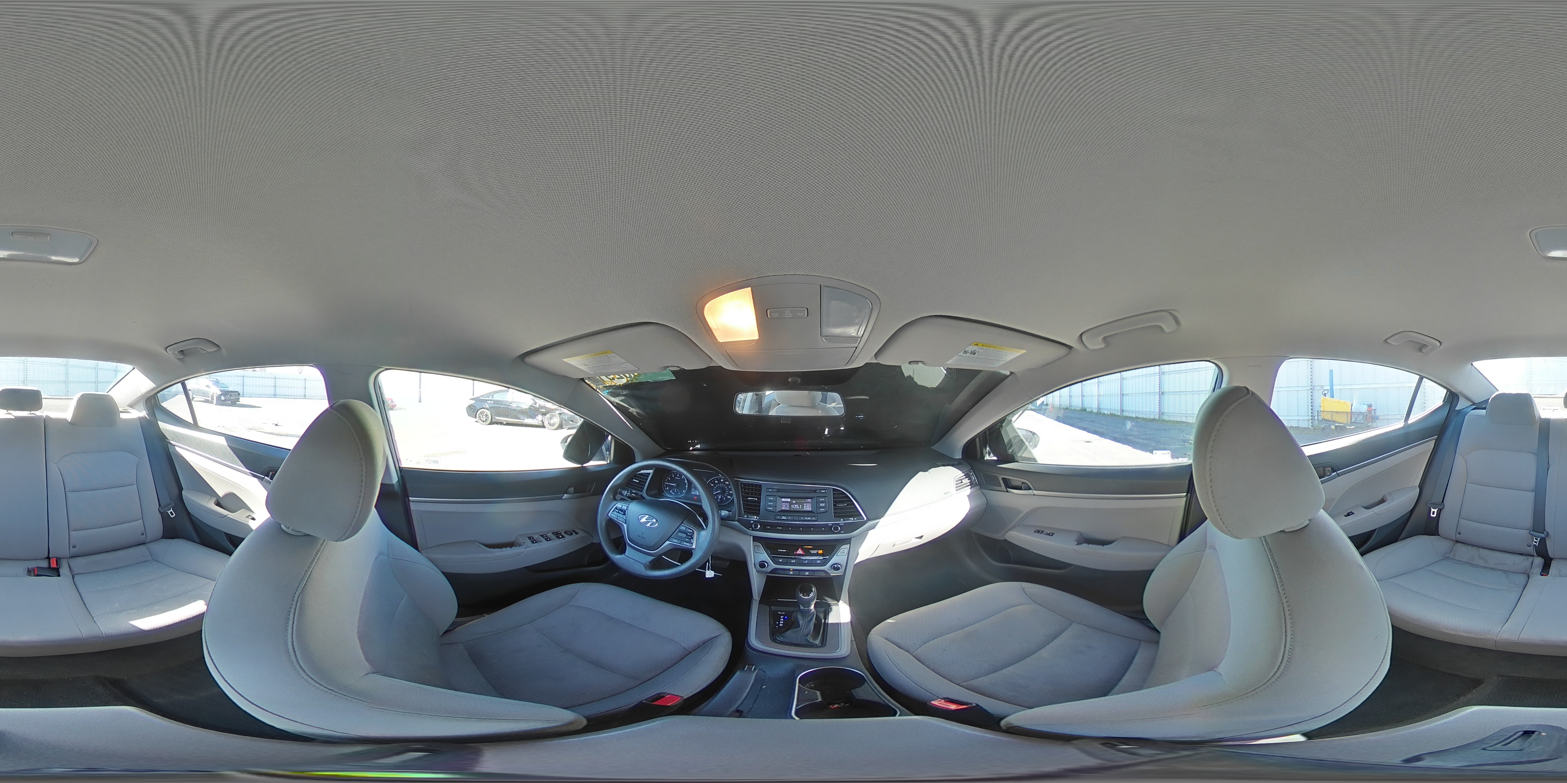 2018 Hyundai Elantra - Image 12