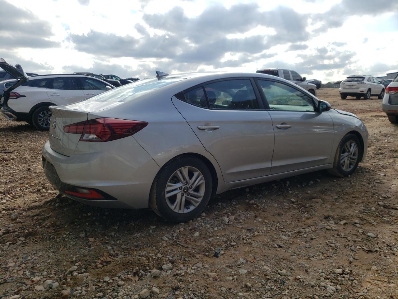 2020 Hyundai Elantra - Image 3