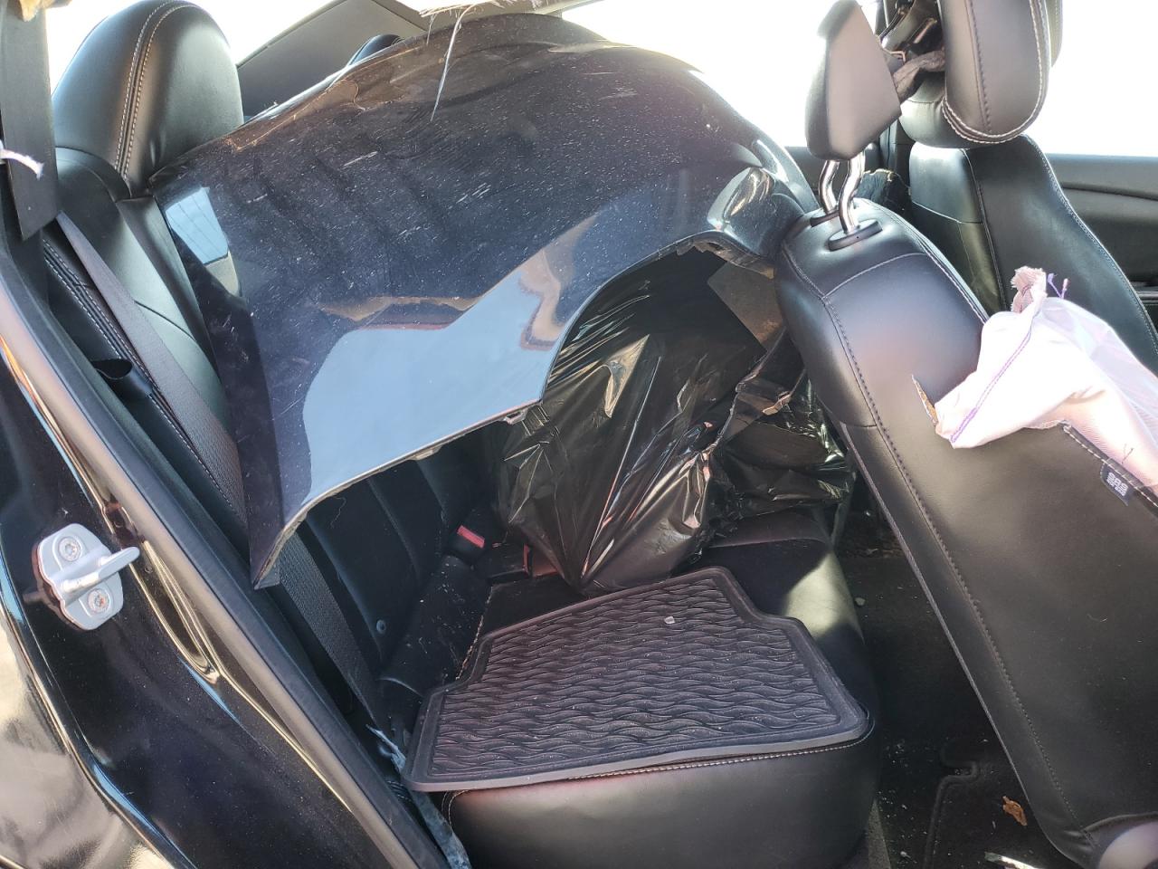 2013 Chrysler 200 - Image 10