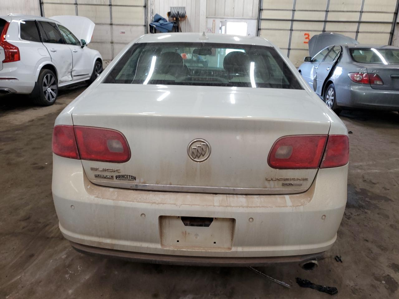 2010 Buick Lucerne - Image 6