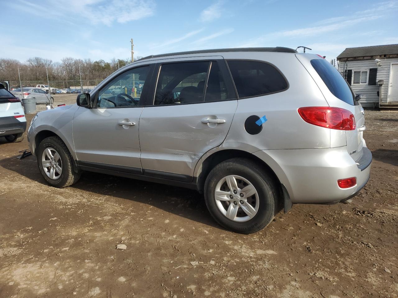 2009 Hyundai Santa Fe - Image 2