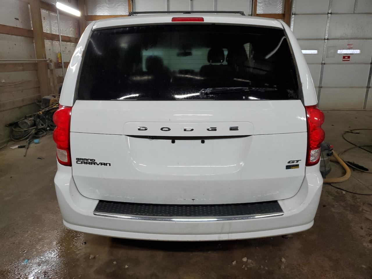 2017 Dodge Caravan - Image 6