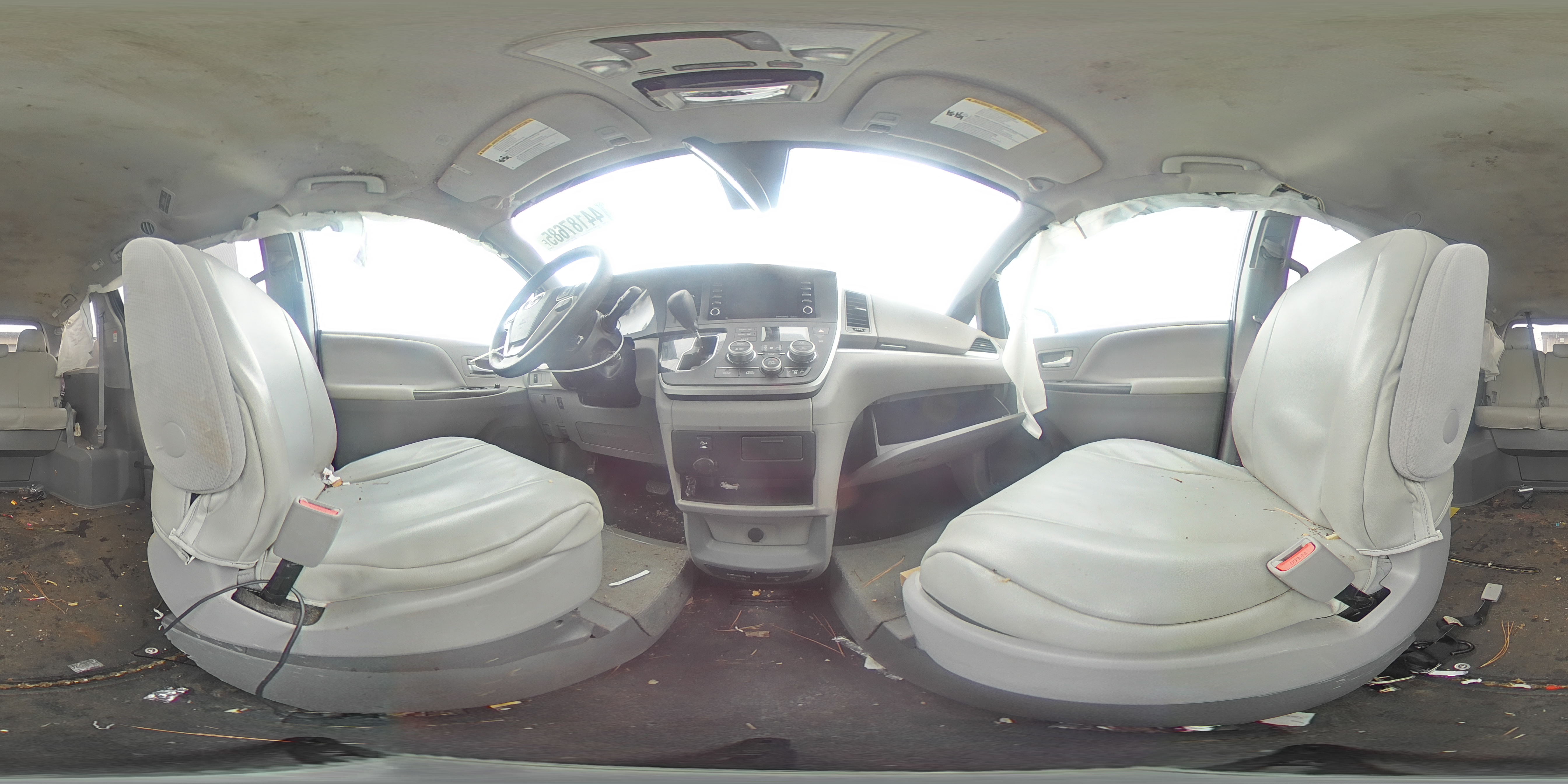 2020 Toyota Sienna - Image 14