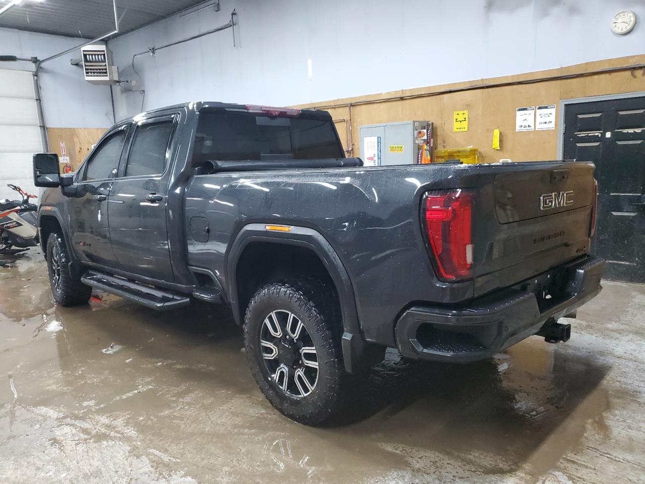 2020 GMC Sierra - Image 2