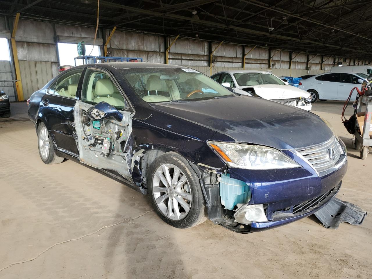 2011 Lexus ES - Image 4